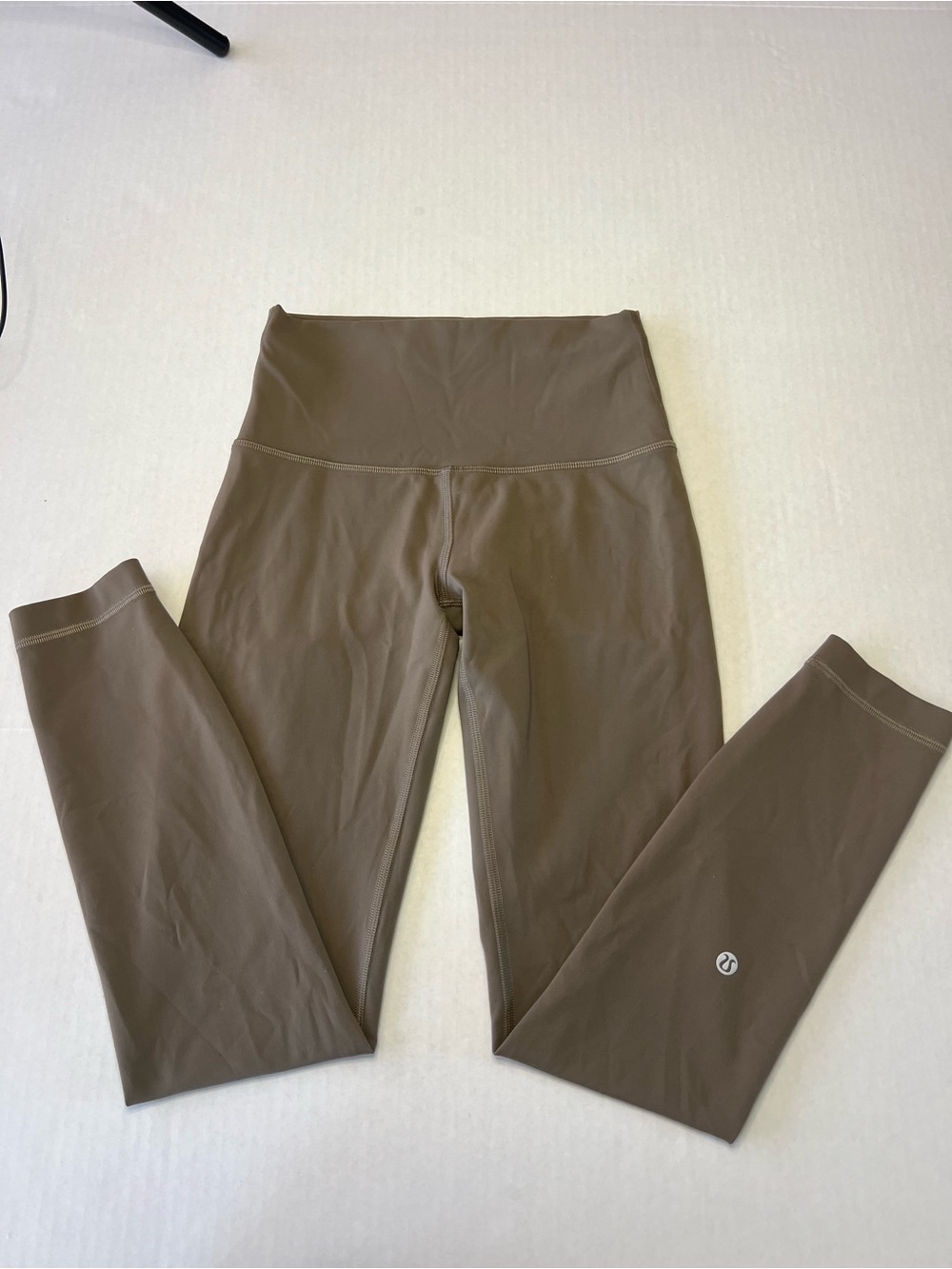 Lululemon Wunder Train High-Rise Crop Leggings 24” Inseam Size 4 Taupe